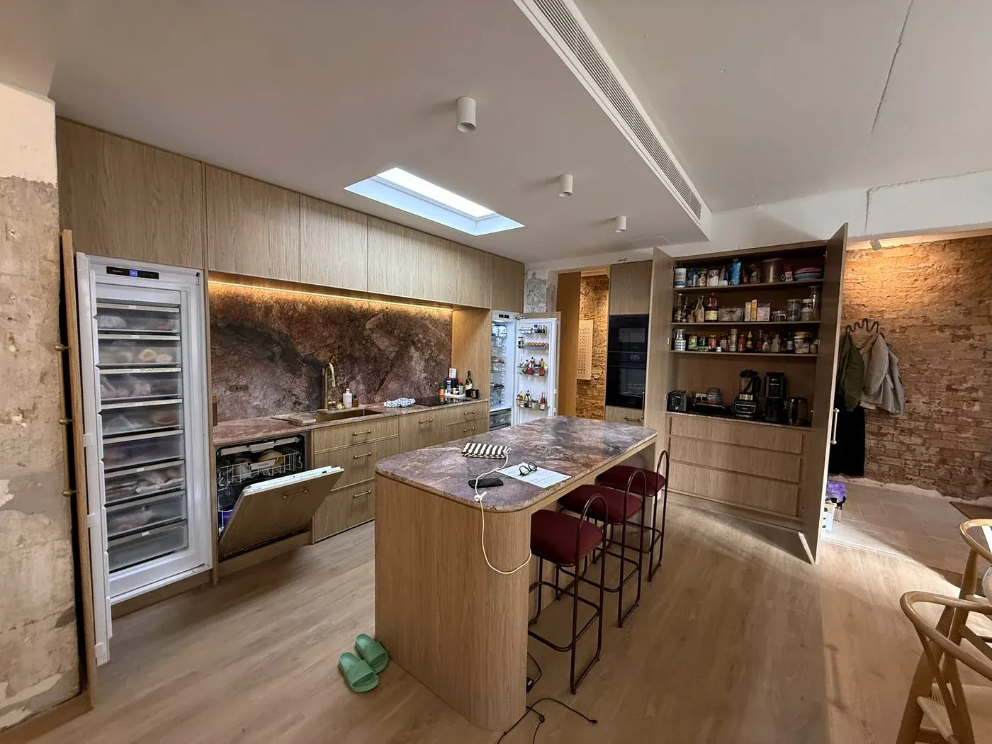Darlinghurst hidden servery and pantry joinery