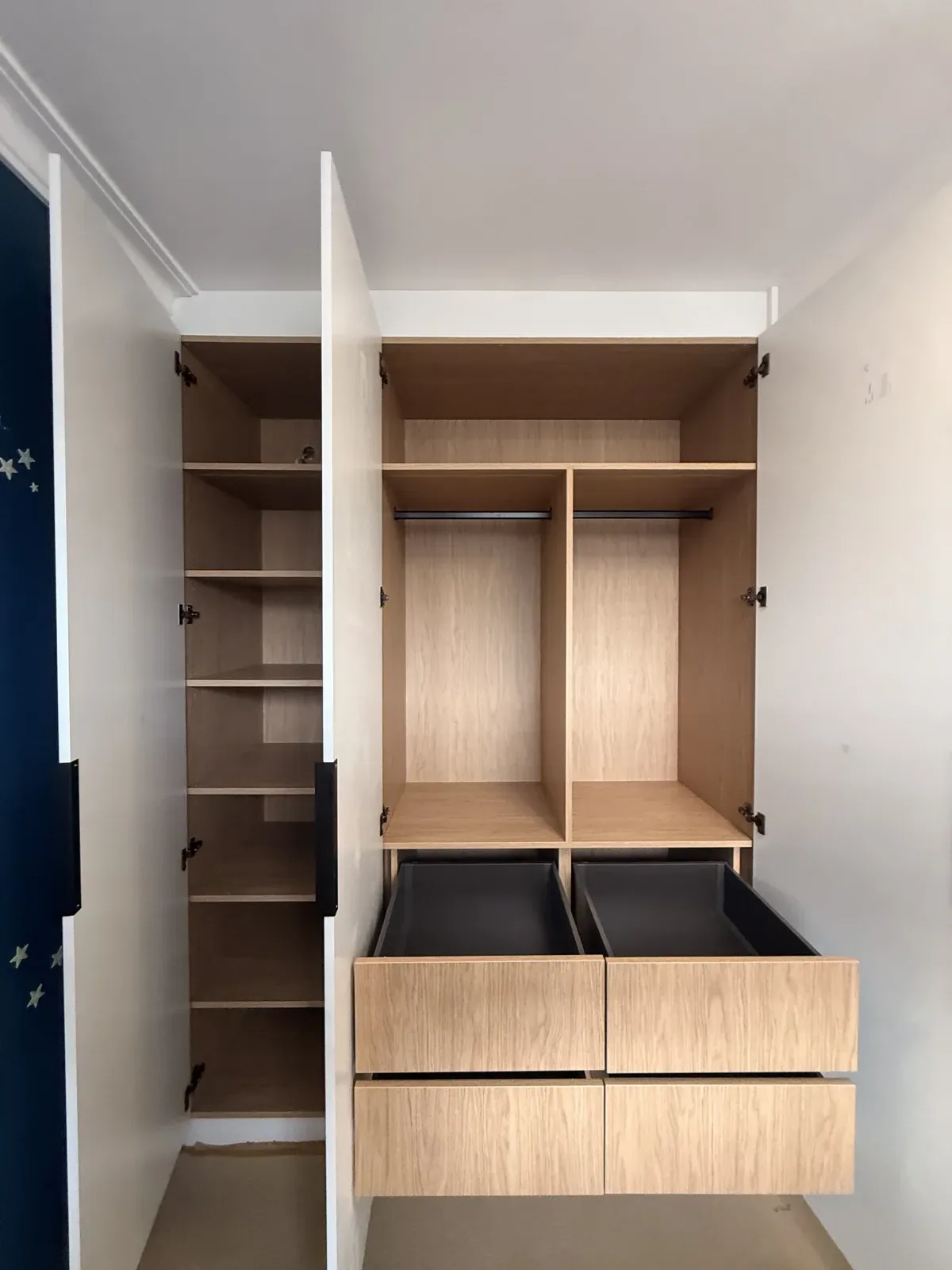 Randwick kids room wardrobe, full wall view